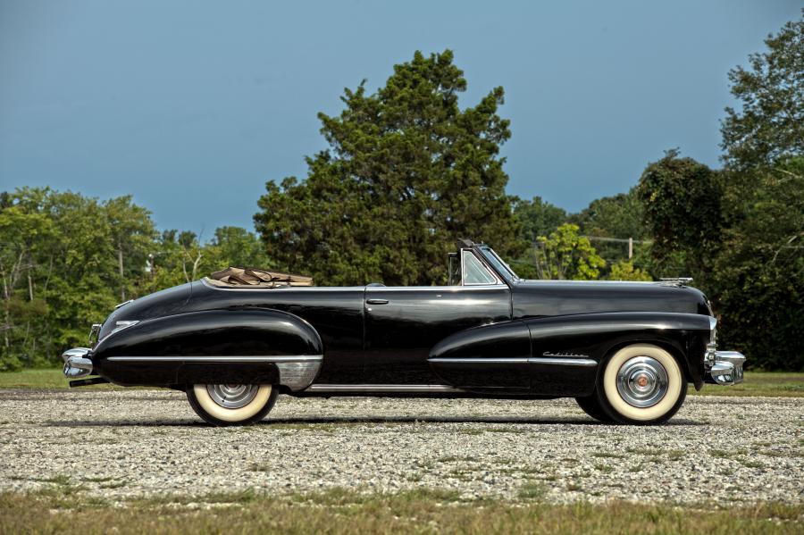  Cadillac Series 62 Convertible Coupe 1942 года  (фото 23 из 48)